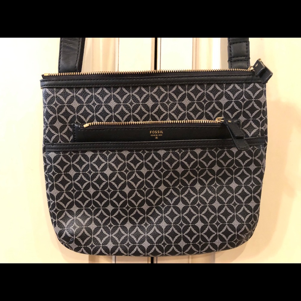 Fossil crossbody purse, black and gray print